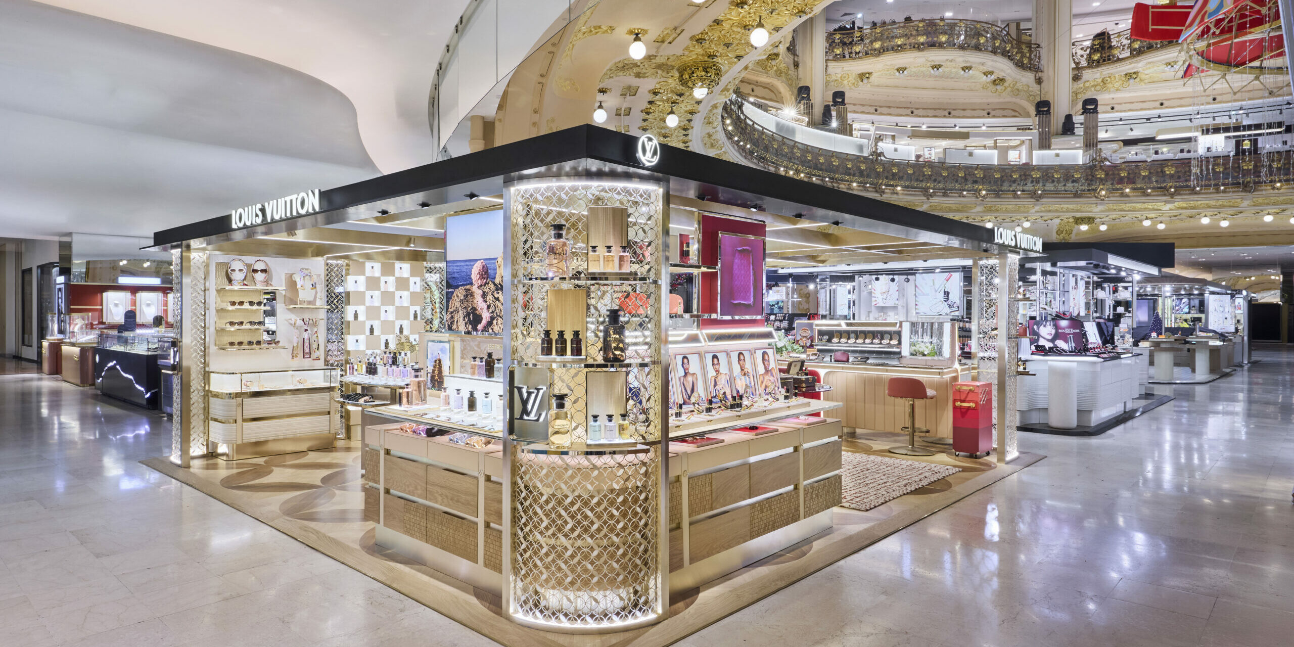 03_lv_25 12 05_paris gl_beauty space